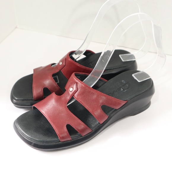 Clarks Red Leather Womens Sandals Shoes Size 6M - Picture 2 of 8